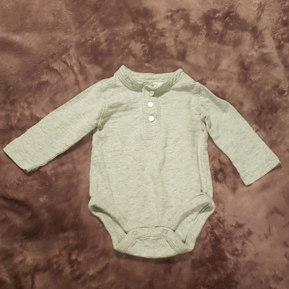 Baby‎ long sleeve onesie